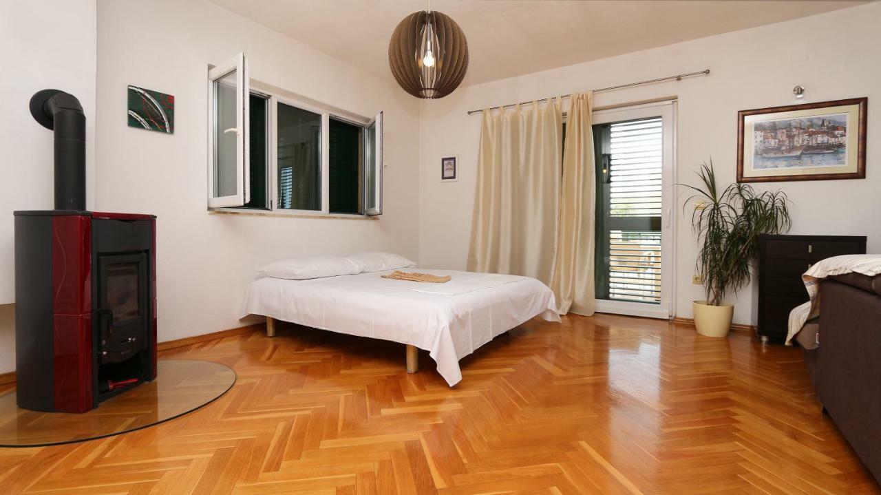 House Lipo Hotel Makarska Exterior photo
